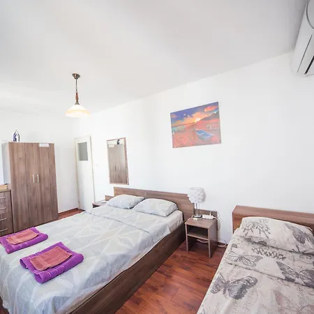 Summer Lazur - Sunny Flat With 2 Separate Appartement Burgas